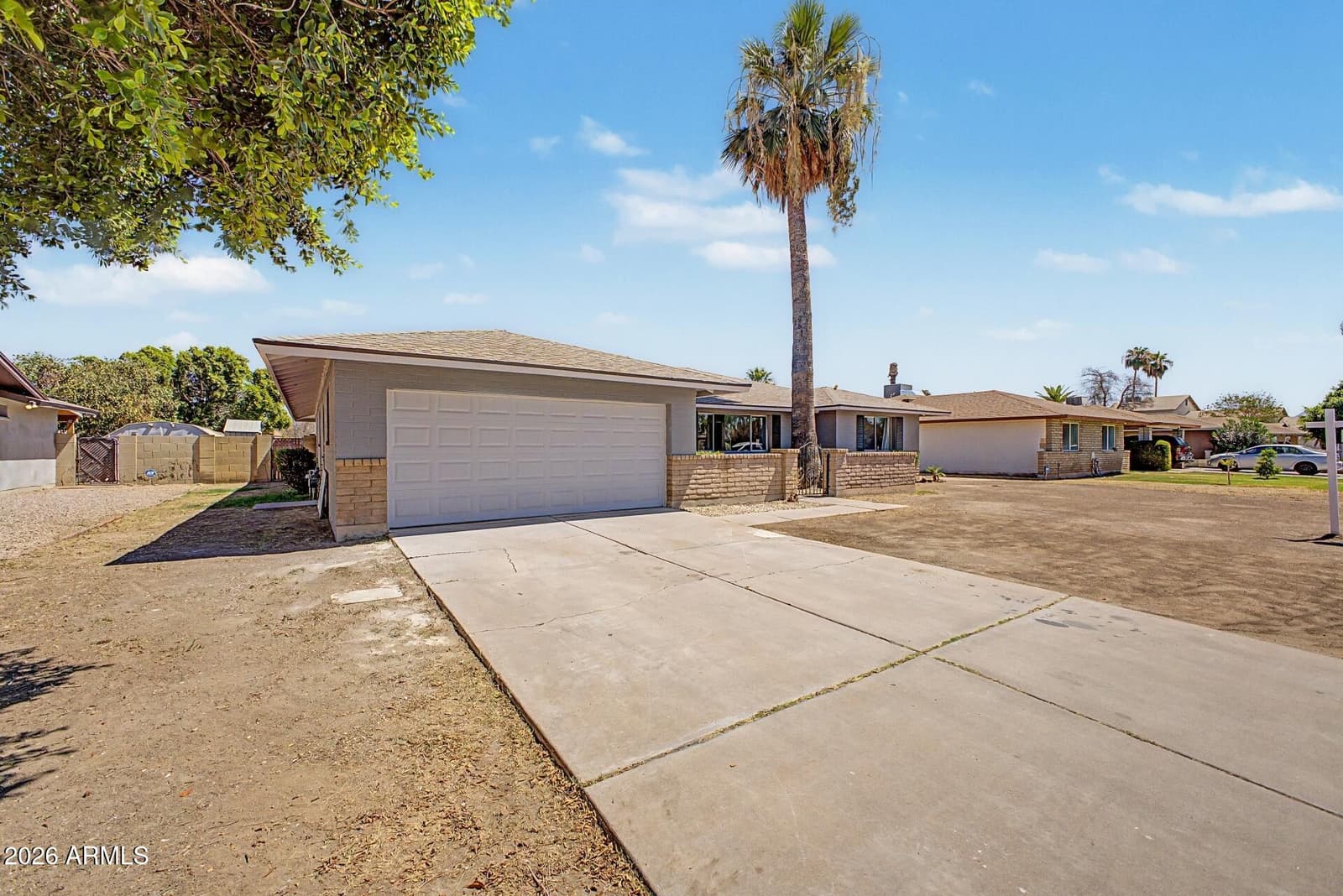 2936 W GLENDALE Avenue, Phoenix, AZ 85051 — photo 5 of 47