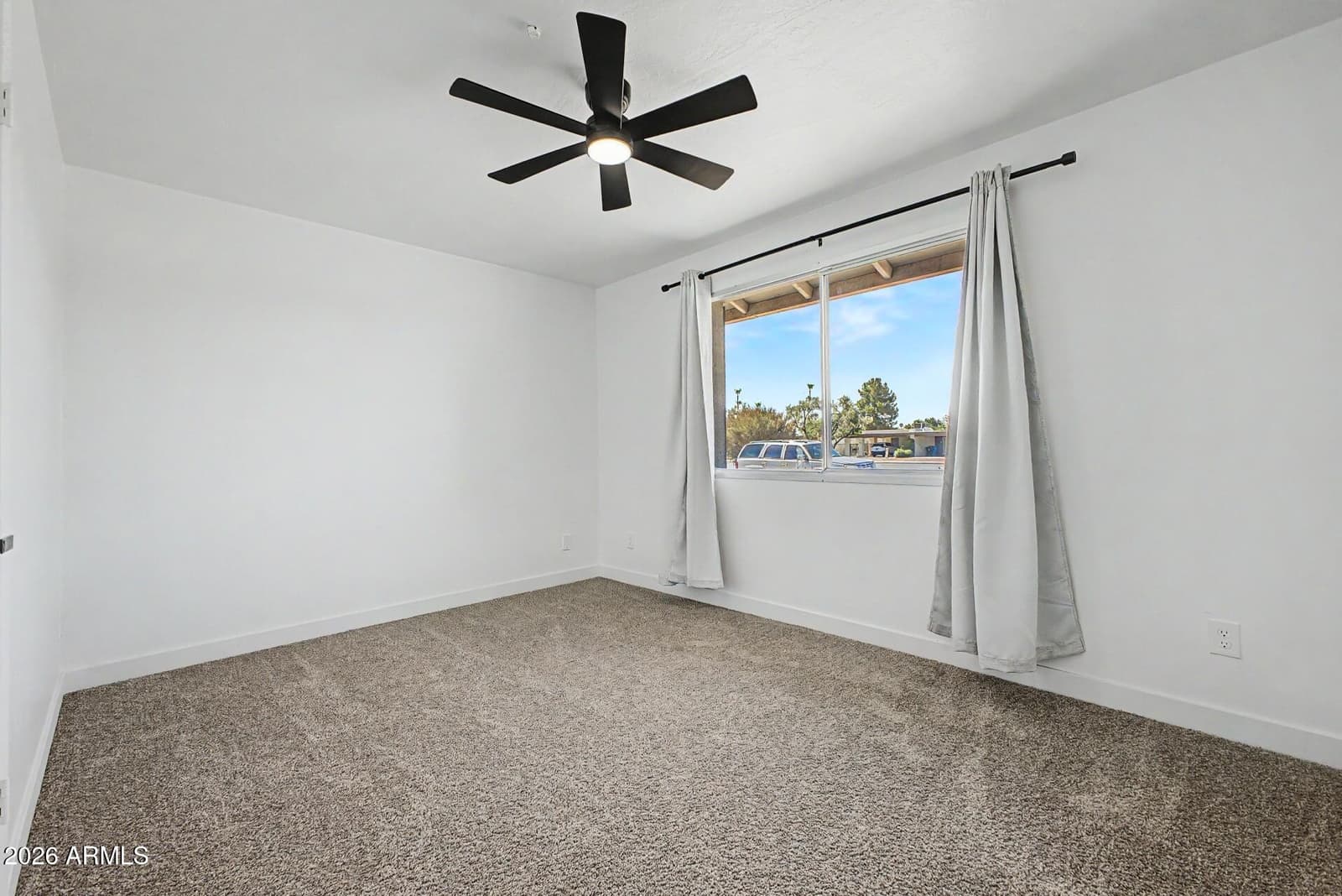 2936 W GLENDALE Avenue, Phoenix, AZ 85051 — photo 34 of 47