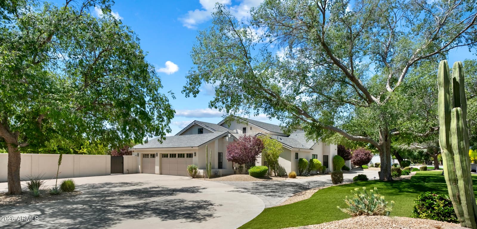 7281 E ROYAL PALM Road, Scottsdale, AZ 85258 — photo 4 of 47