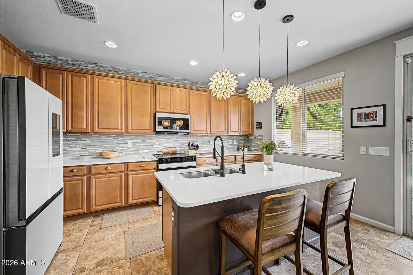 7629 W FETLOCK Trail, Peoria, AZ 85383 — photo 11 of 56