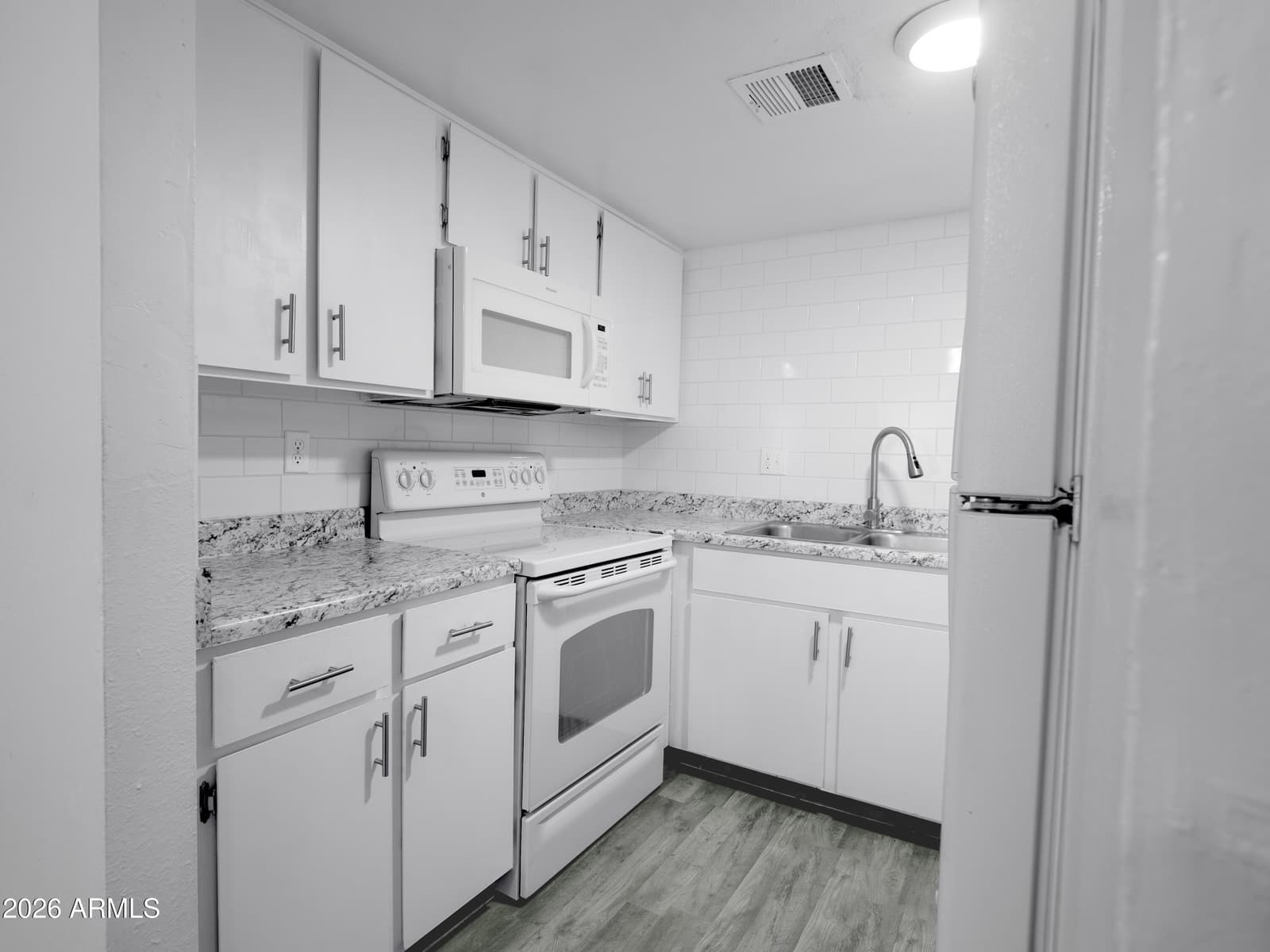 2690 N 43RD Avenue D, Phoenix, AZ 85009 — photo 9 of 17