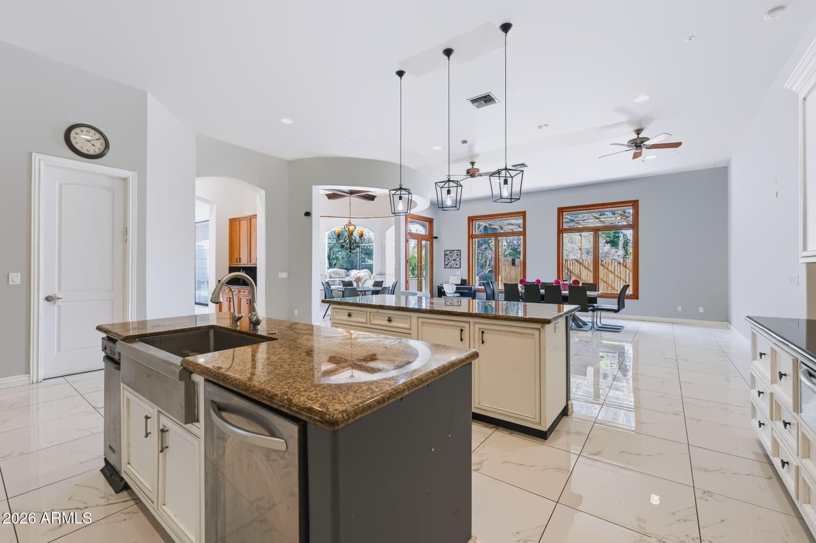 7240 E SWEETWATER Avenue, Scottsdale, AZ 85260 — photo 11 of 38
