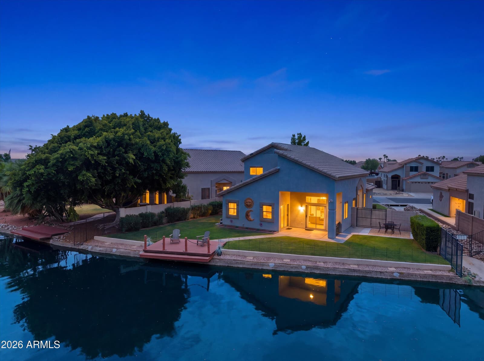 8710 W LISBON Lane, Peoria, AZ 85381 — photo 8 of 43