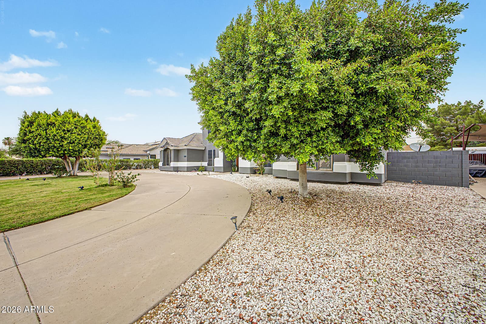 5442 W FALLEN LEAF Lane, Glendale, AZ 85310 — photo 5 of 55