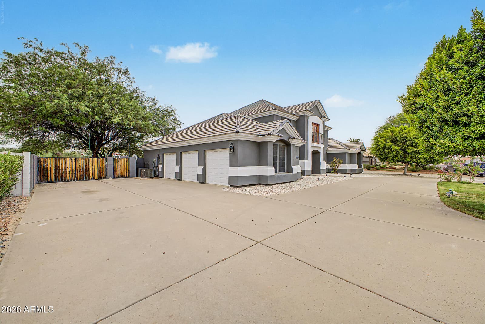 5442 W FALLEN LEAF Lane, Glendale, AZ 85310 — photo 4 of 55