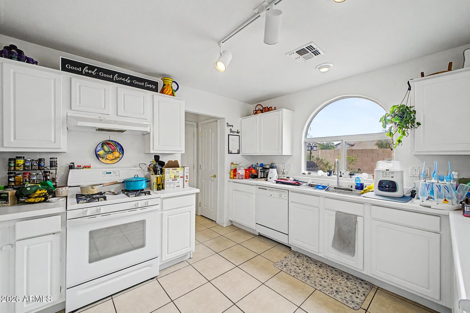 16036 N 11TH Avenue 1074, Phoenix, AZ 85023 — photo 12 of 38