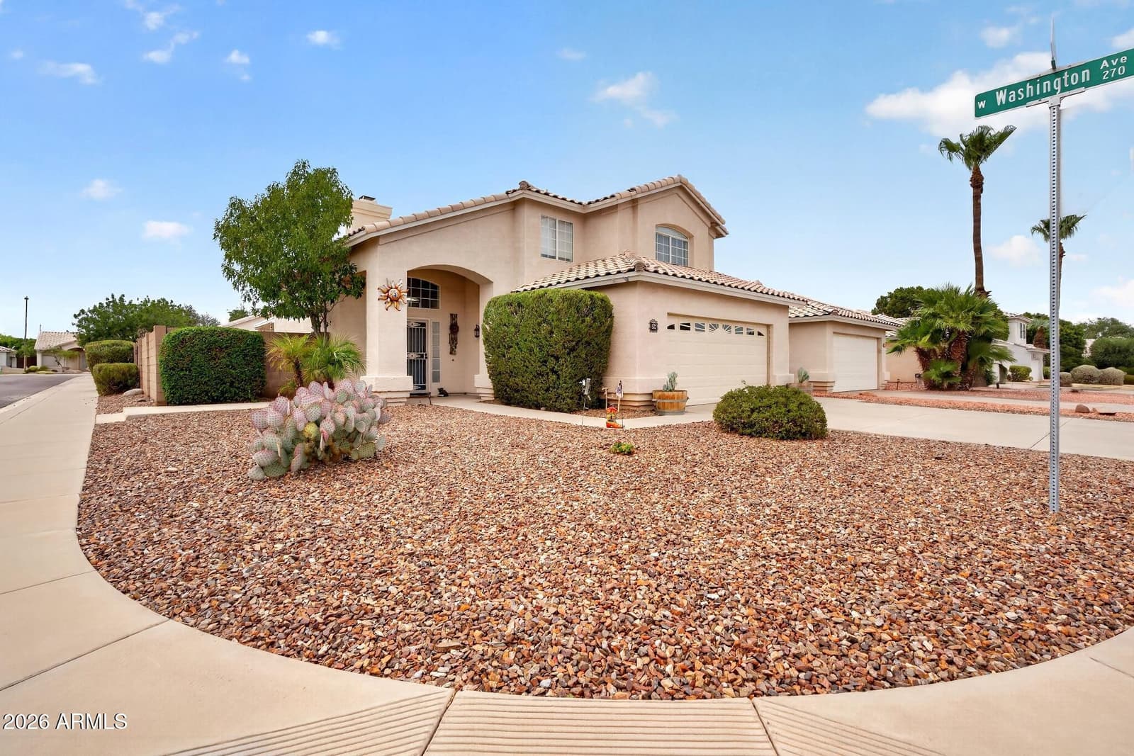 28 N BIRCH Street, Gilbert, AZ 85233 — photo 1 of 30