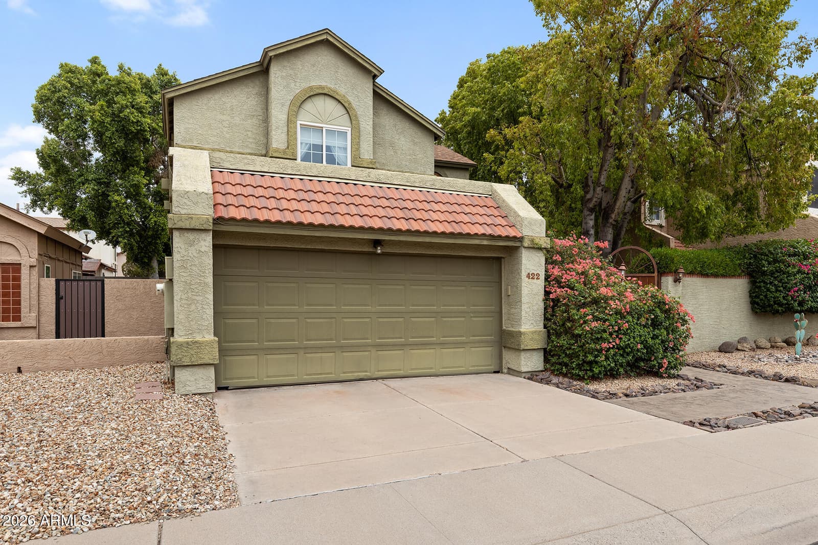 422 E KERRY Lane, Phoenix, AZ 85024 — photo 8 of 68