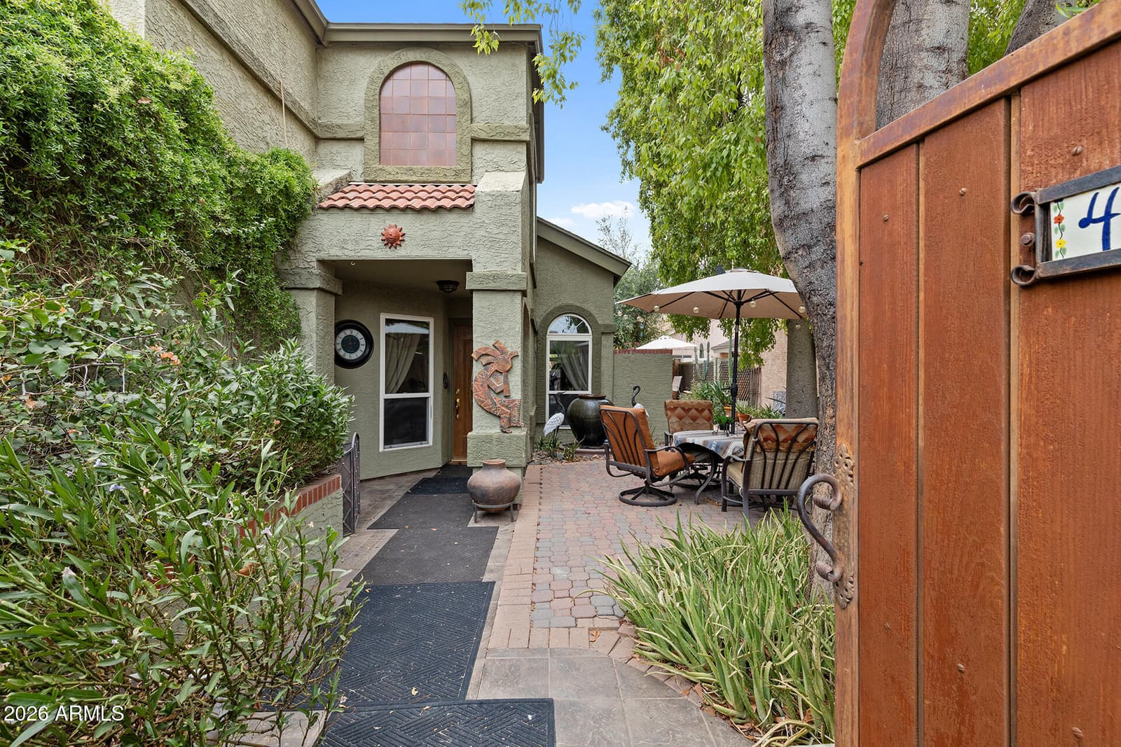 422 E KERRY Lane, Phoenix, AZ 85024 — photo 2 of 68