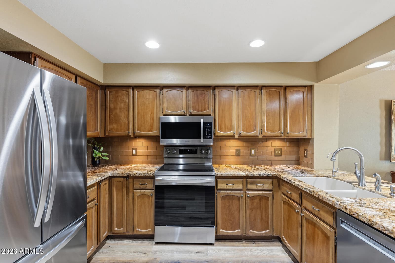 422 E KERRY Lane, Phoenix, AZ 85024 — photo 30 of 68