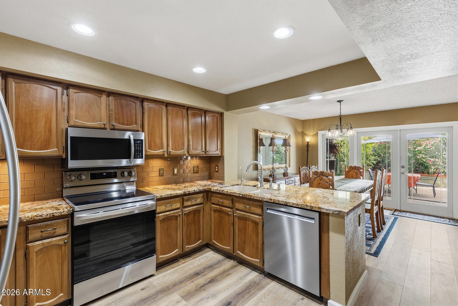 422 E KERRY Lane, Phoenix, AZ 85024 — photo 4 of 68