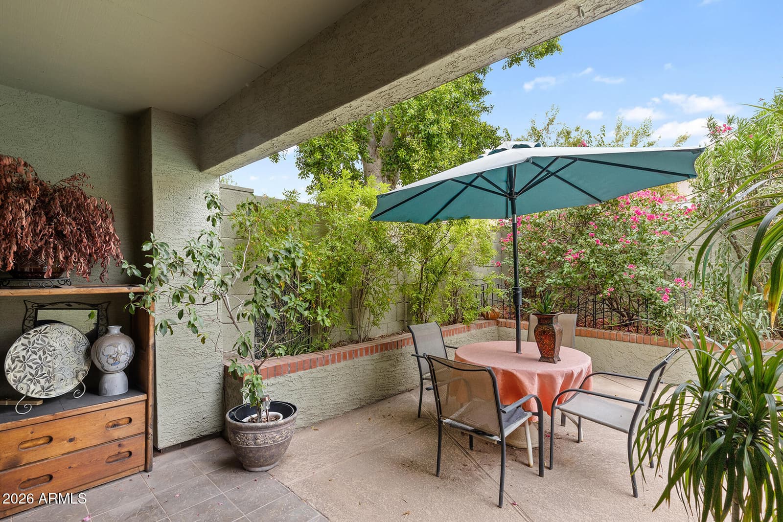 422 E KERRY Lane, Phoenix, AZ 85024 — photo 57 of 68