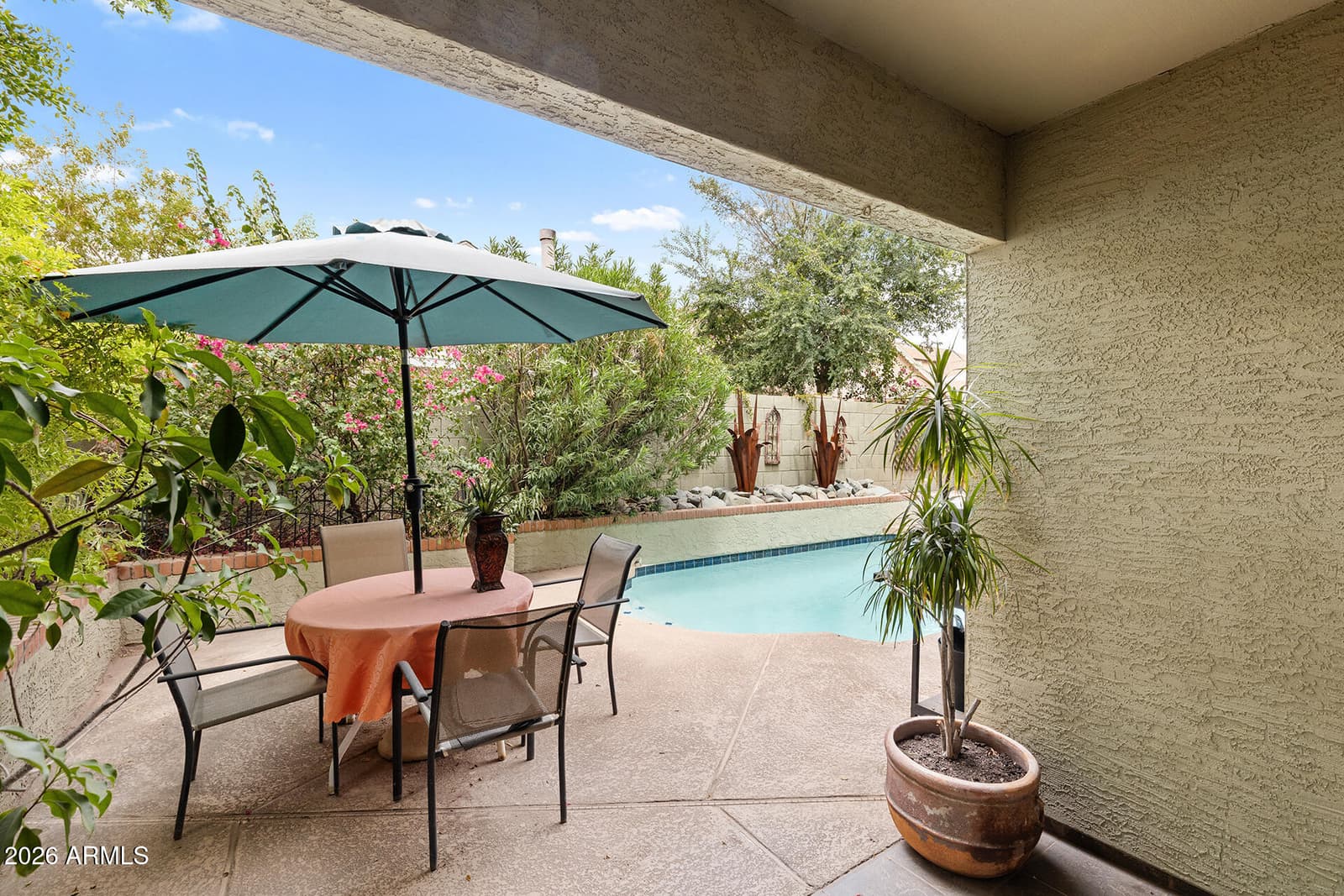 422 E KERRY Lane, Phoenix, AZ 85024 — photo 58 of 68