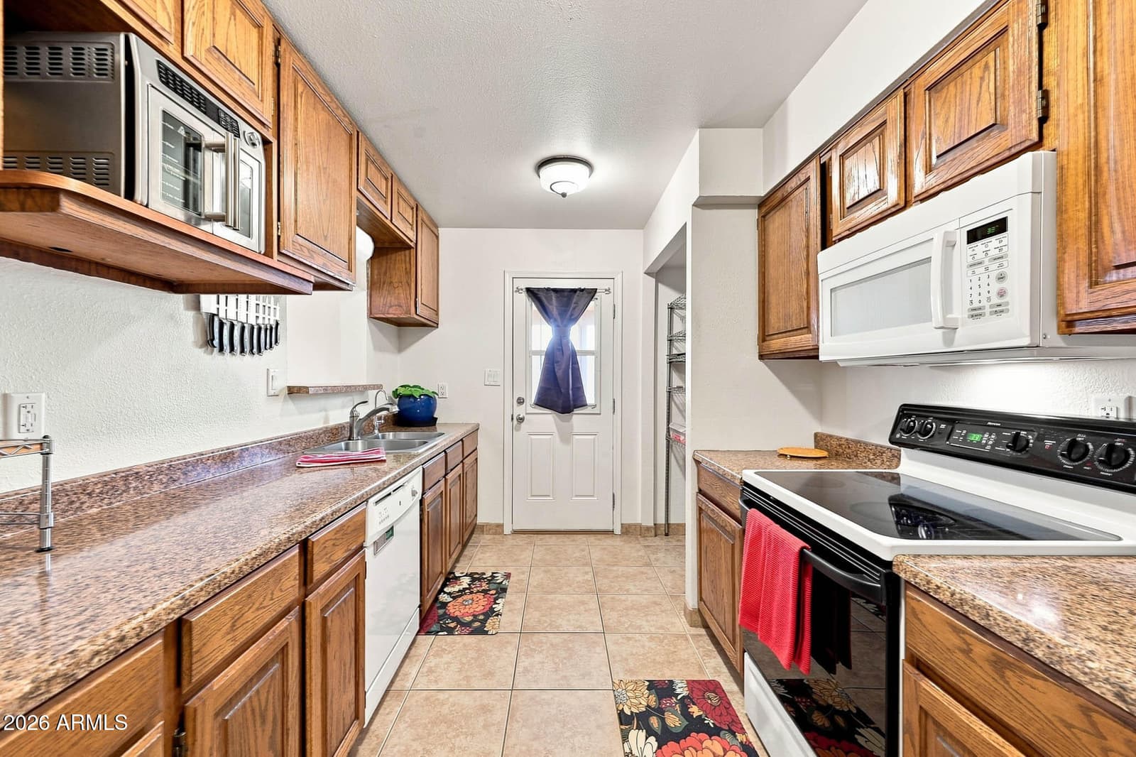 11025 N 43RD Drive, Glendale, AZ 85304 — photo 5 of 34