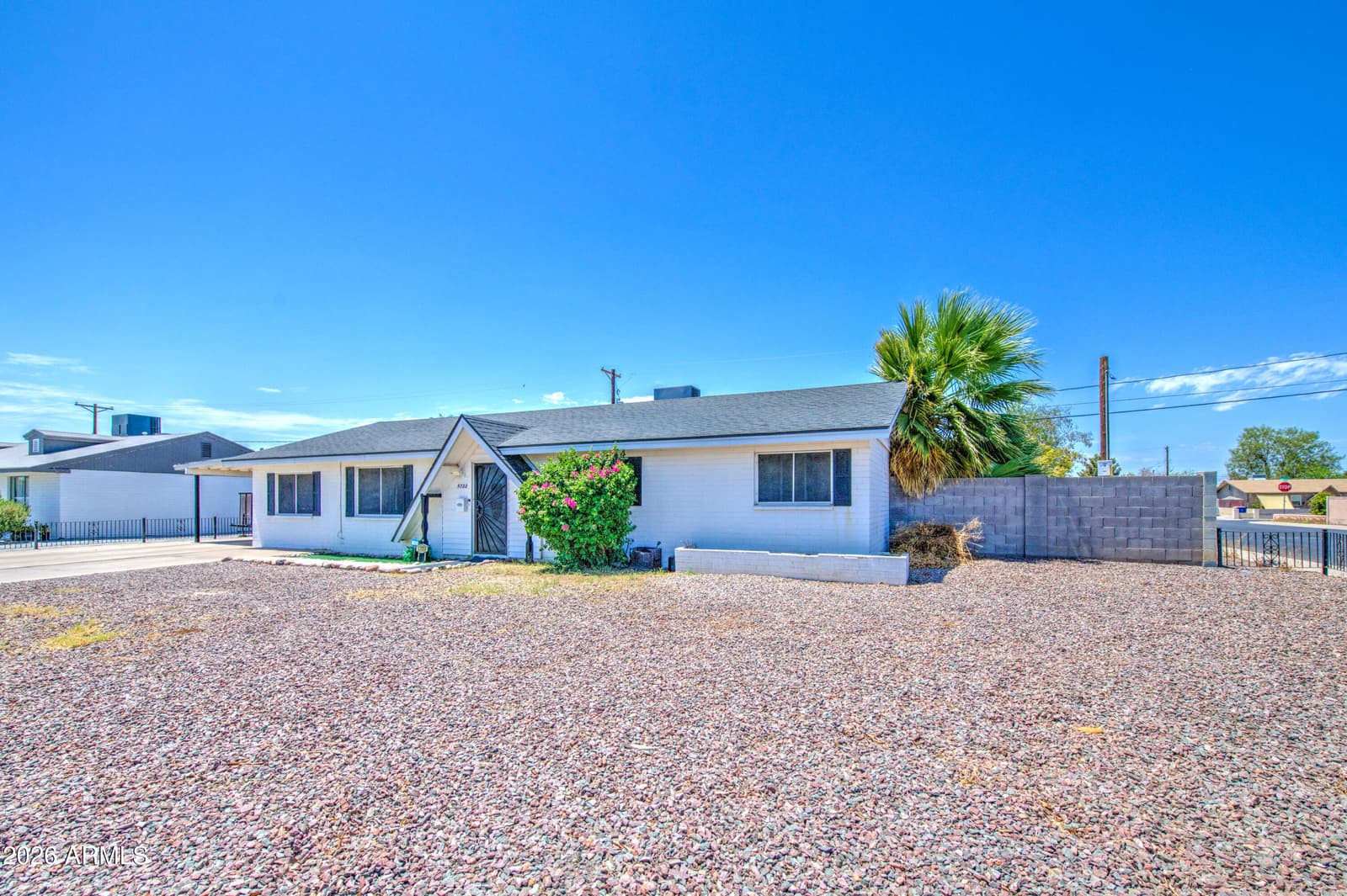 5722 N 62nd Drive, Glendale, AZ 85301 — photo 4 of 38
