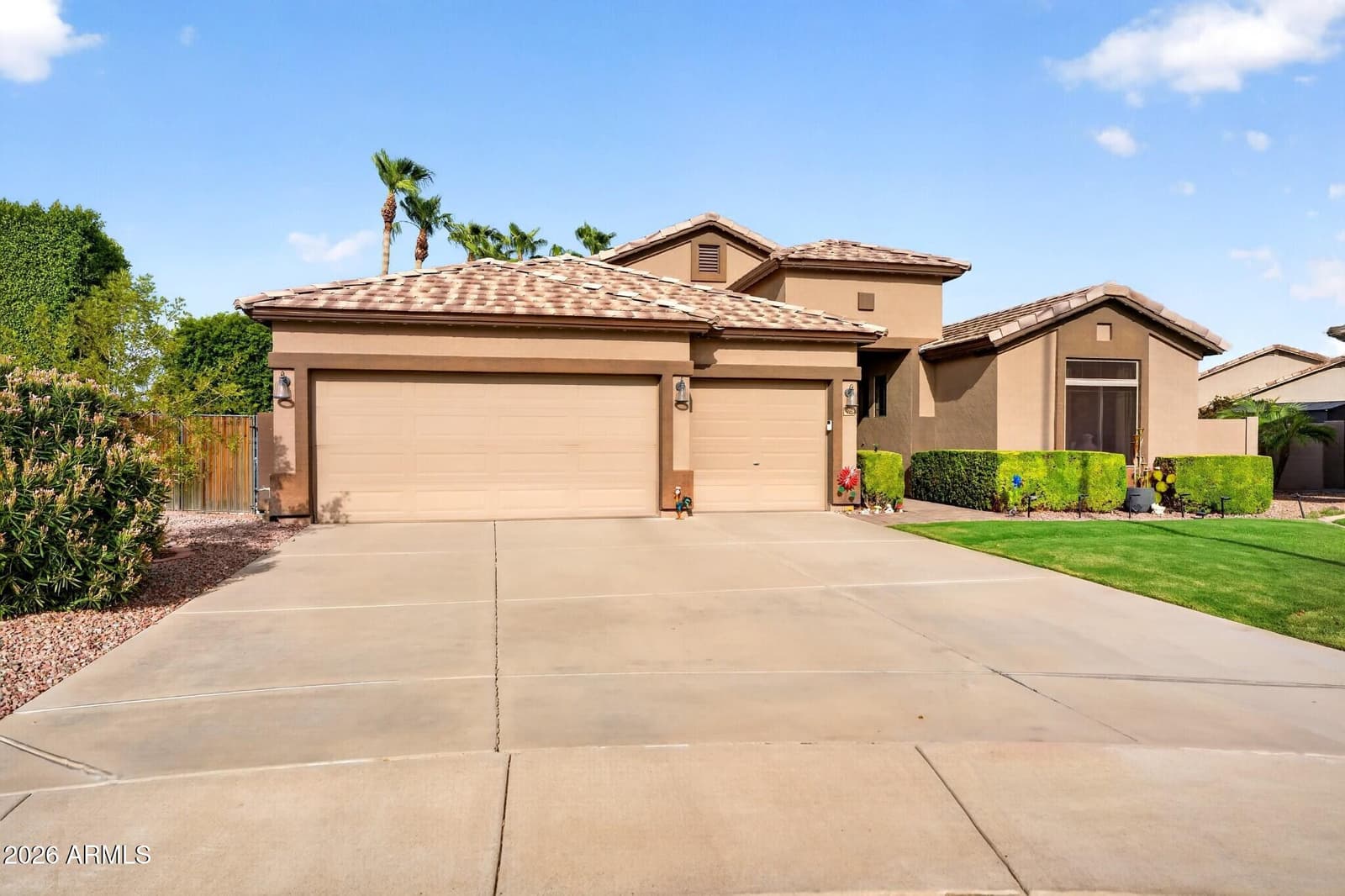 995 S PUEBLO Street, Gilbert, AZ 85233 — photo 8 of 73