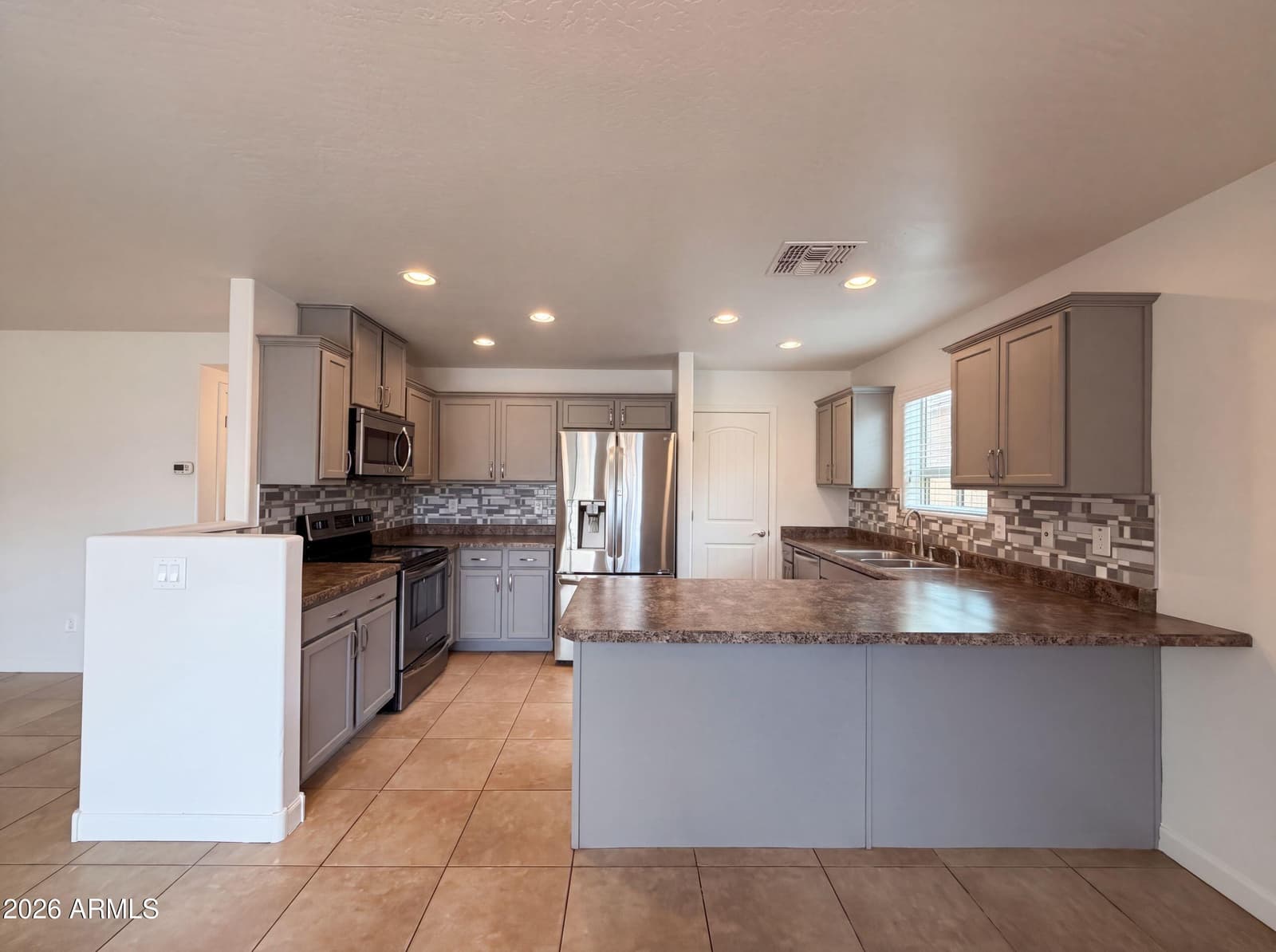28539 N MOONSTONE Way, San Tan Valley, AZ 85143 — photo 2 of 20
