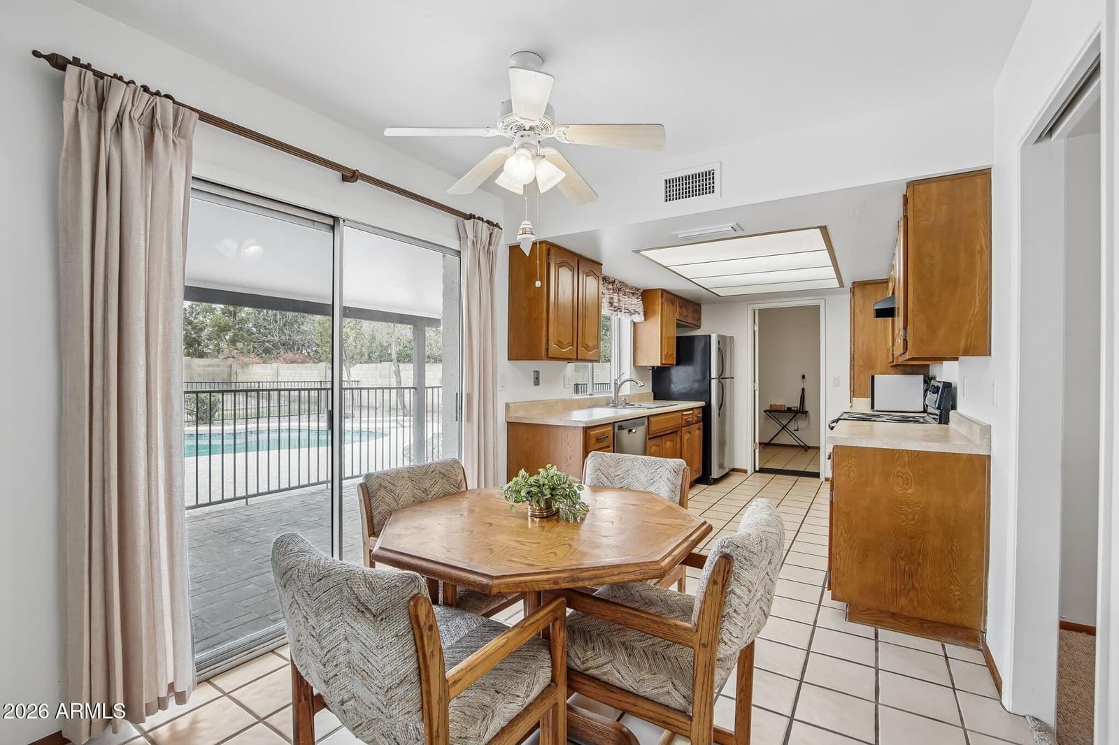 2025 E PEGASUS Drive, Tempe, AZ 85283 — photo 9 of 24