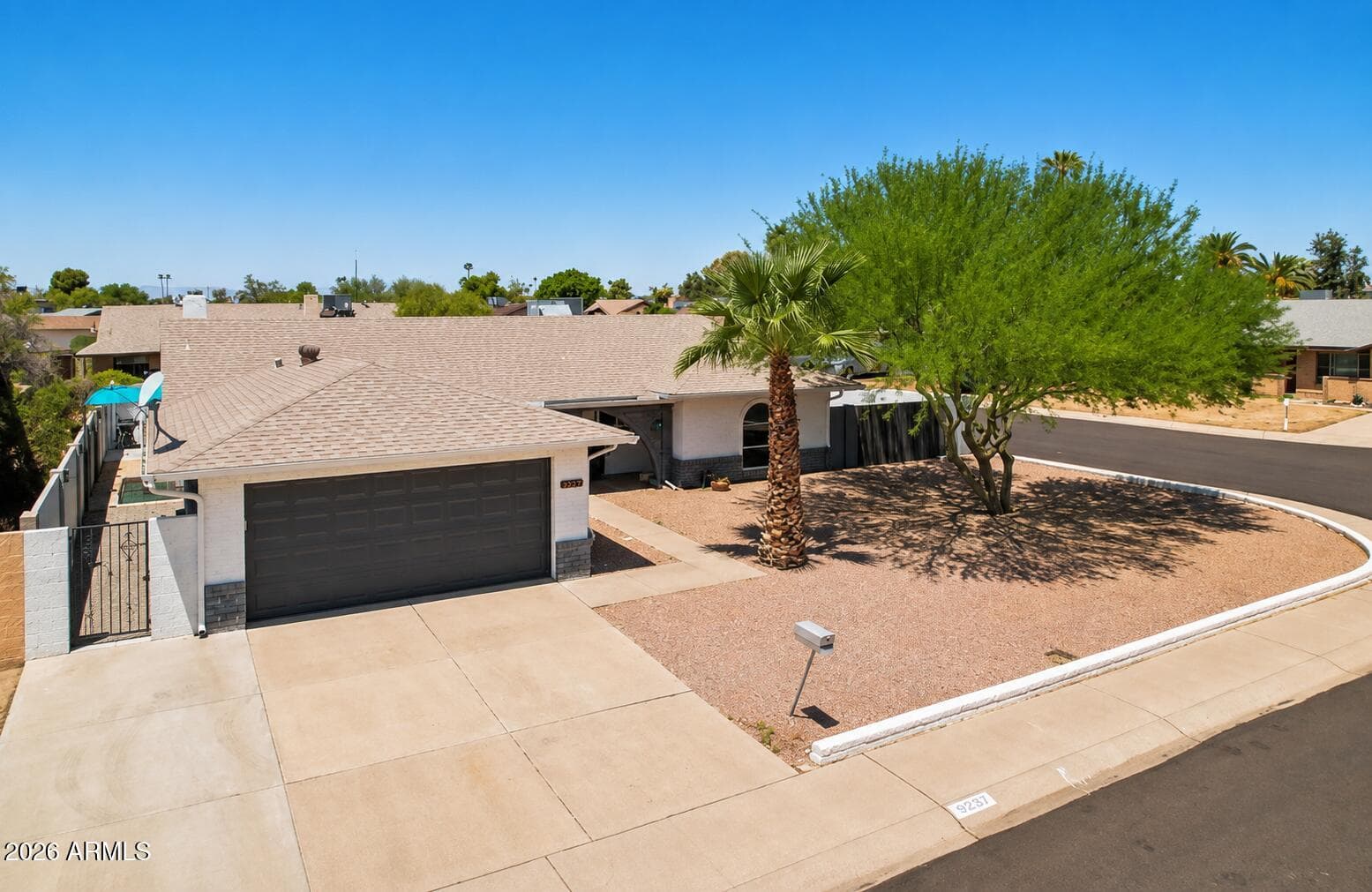10018 N 48TH Lane, Glendale, AZ 85302 — photo 6 of 54