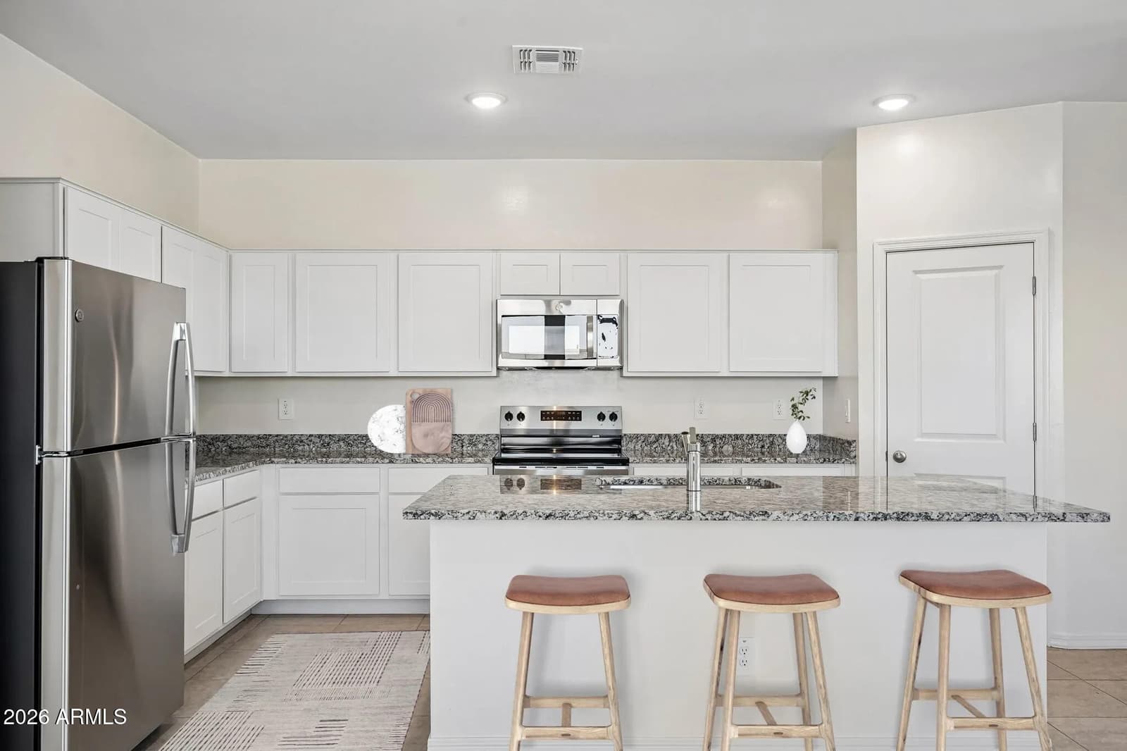 10207 W DEVONSHIRE Avenue, Phoenix, AZ 85037 — photo 9 of 12