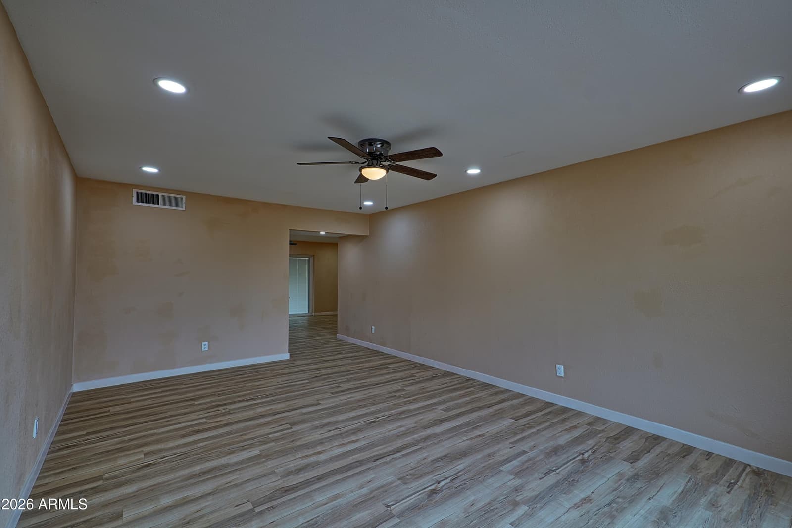 3 W DEL RIO Drive, Tempe, AZ 85282 — photo 4 of 42