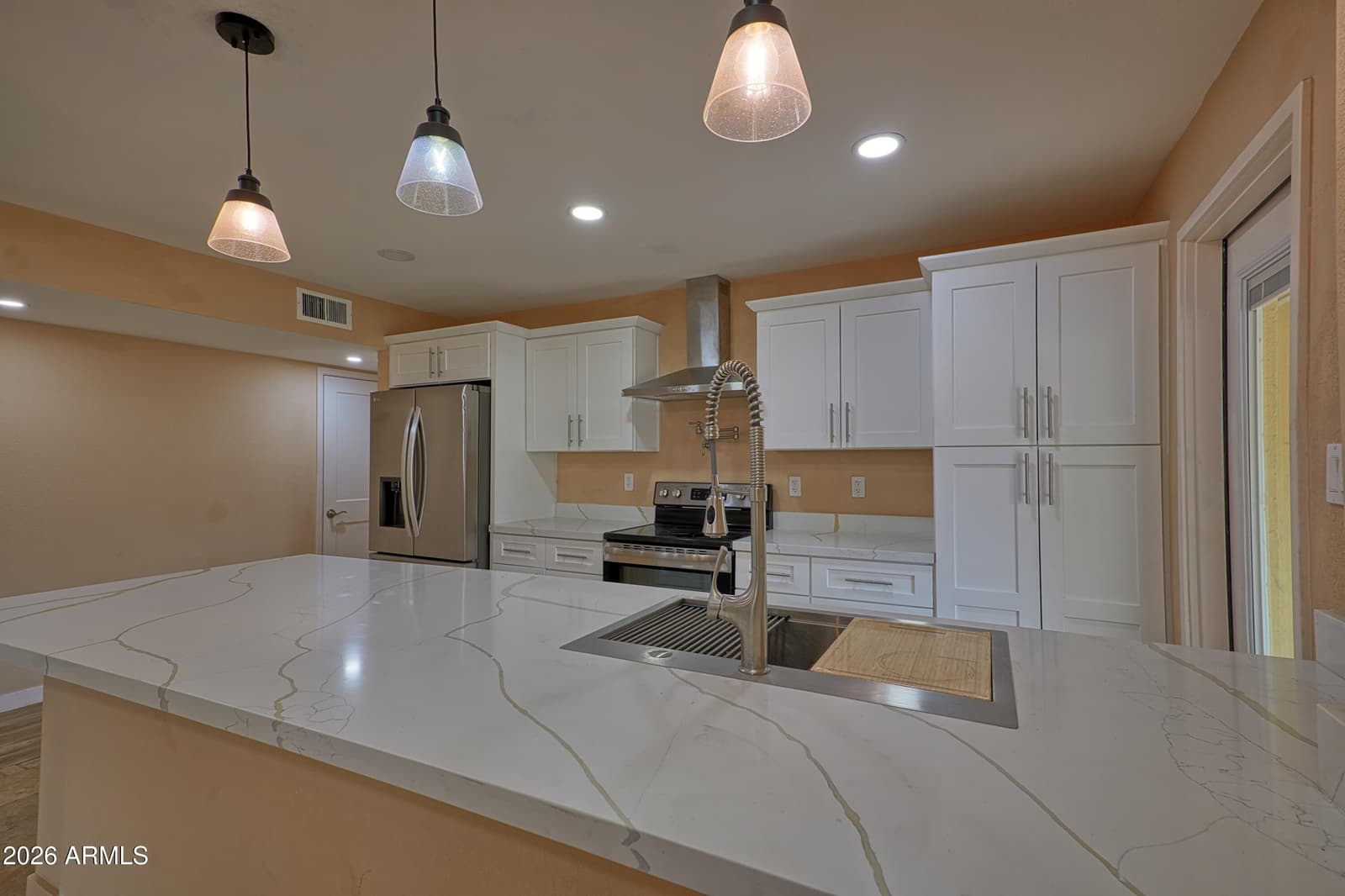 3 W DEL RIO Drive, Tempe, AZ 85282 — photo 13 of 42