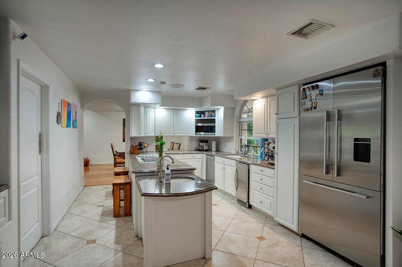 620 N TAMARISK Street, Chandler, AZ 85224 — photo 10 of 43