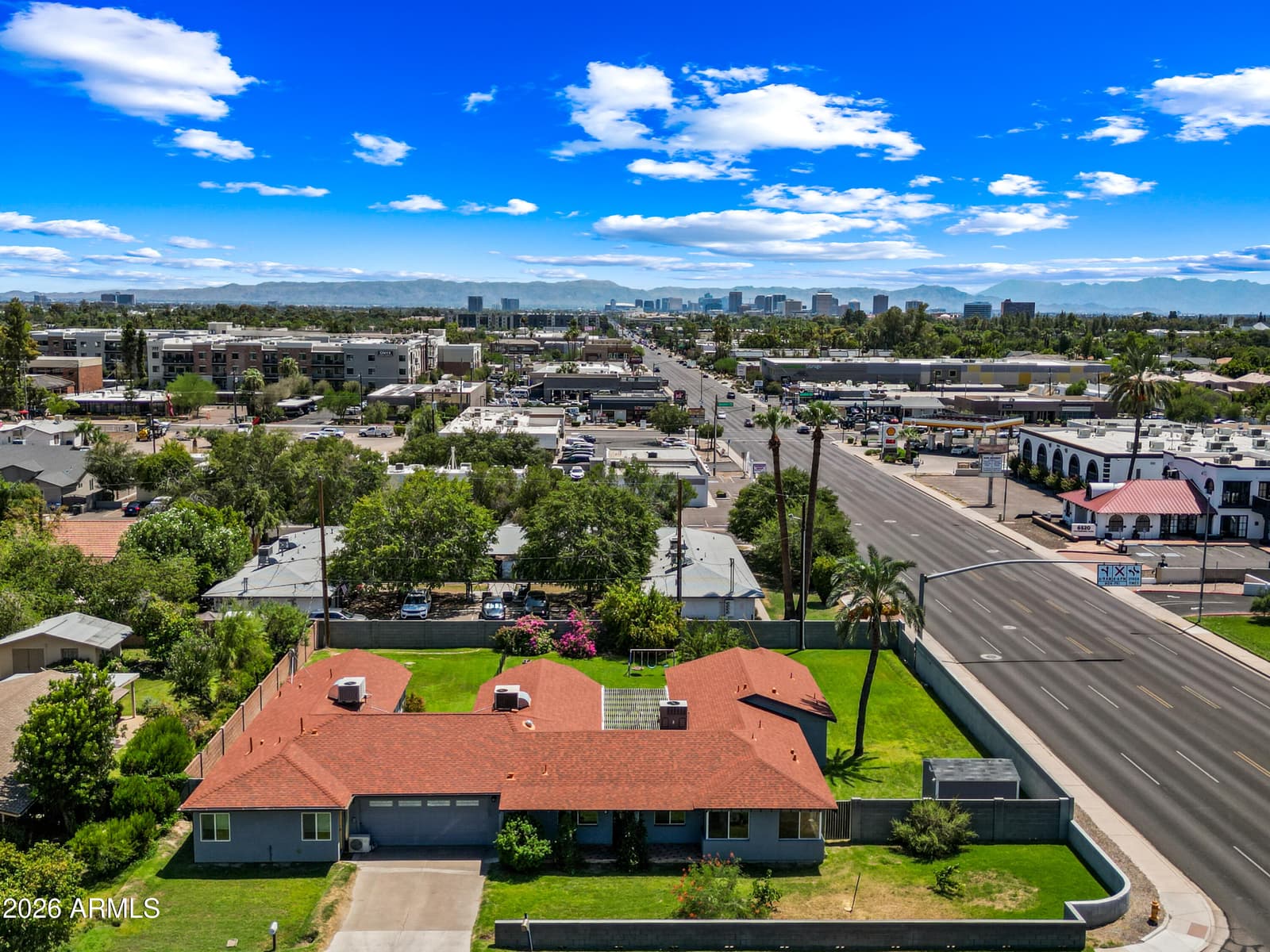 701 E MCLELLAN Boulevard, Phoenix, AZ 85014 — photo 4 of 80