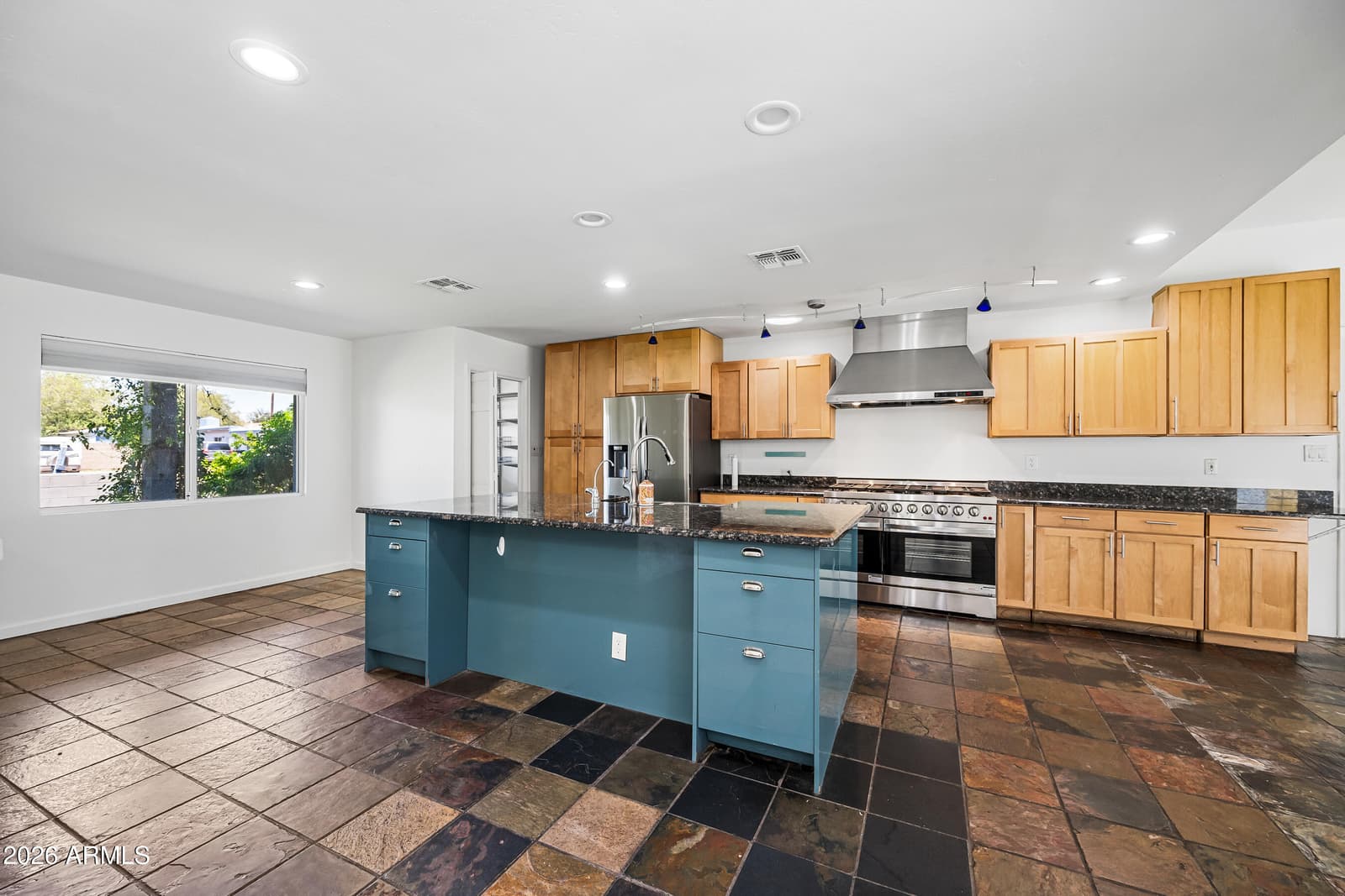 701 E MCLELLAN Boulevard, Phoenix, AZ 85014 — photo 16 of 80