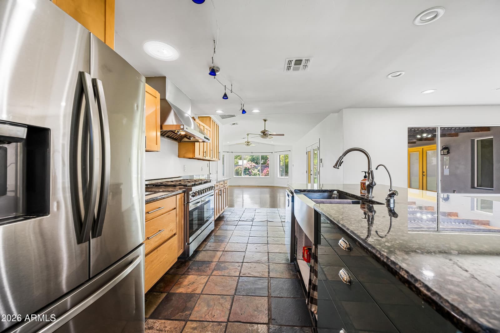701 E MCLELLAN Boulevard, Phoenix, AZ 85014 — photo 25 of 80