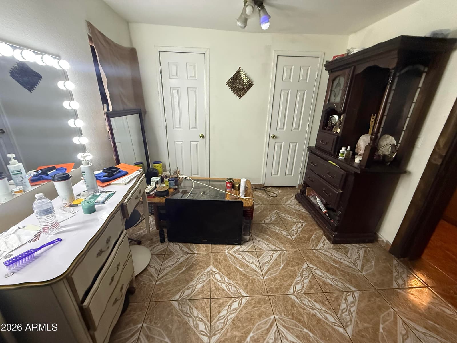 902 S 30TH Drive, Phoenix, AZ 85009 — photo 5 of 12