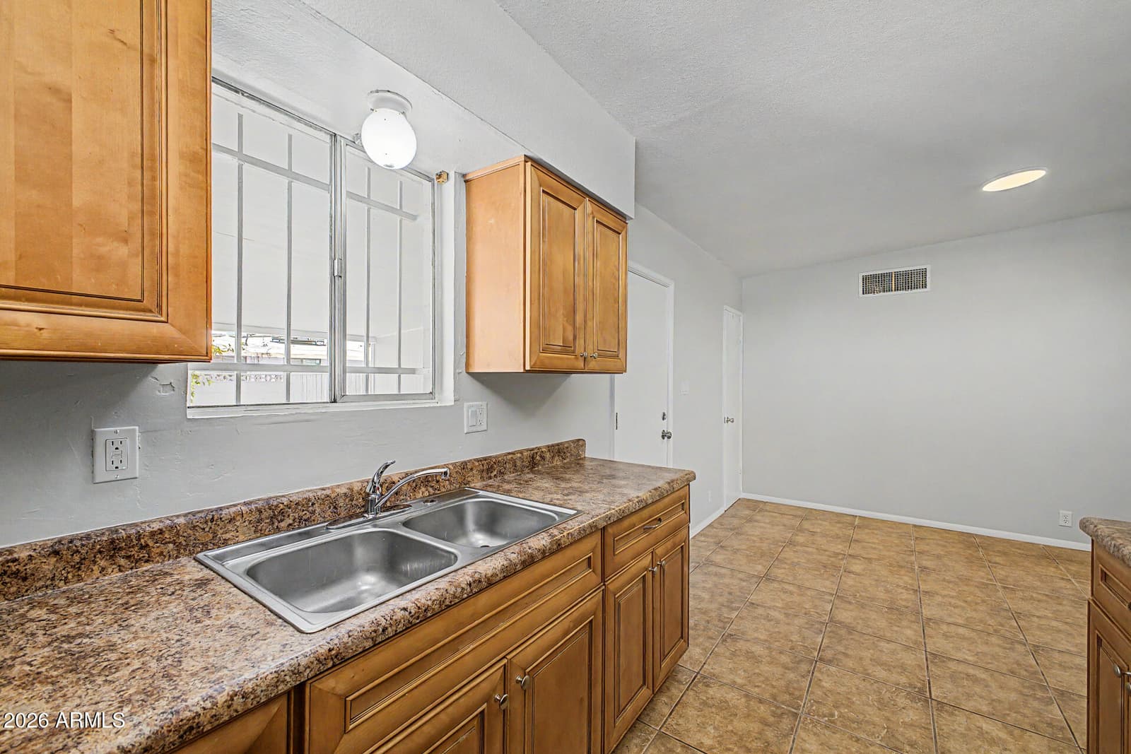 3543 W PUGET Avenue, Phoenix, AZ 85051 — photo 12 of 29
