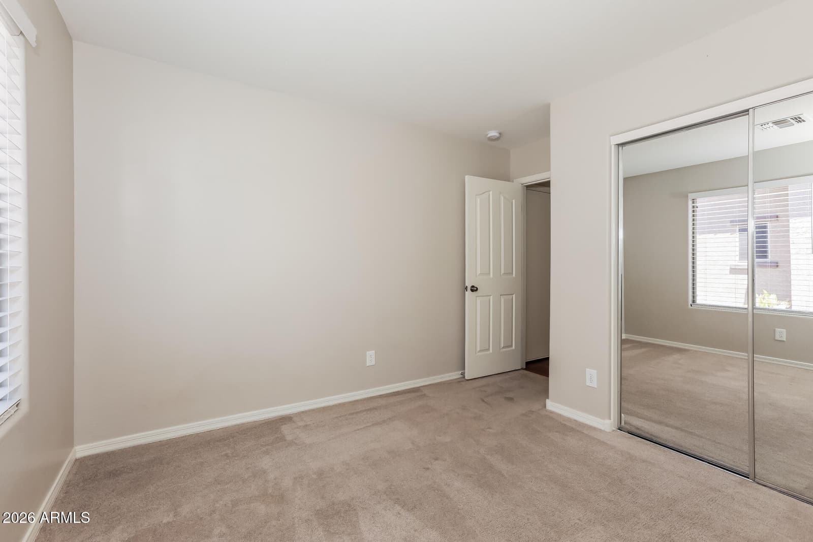 1069 W DESERT HILLS Drive, San Tan Valley, AZ 85143 — photo 15 of 21