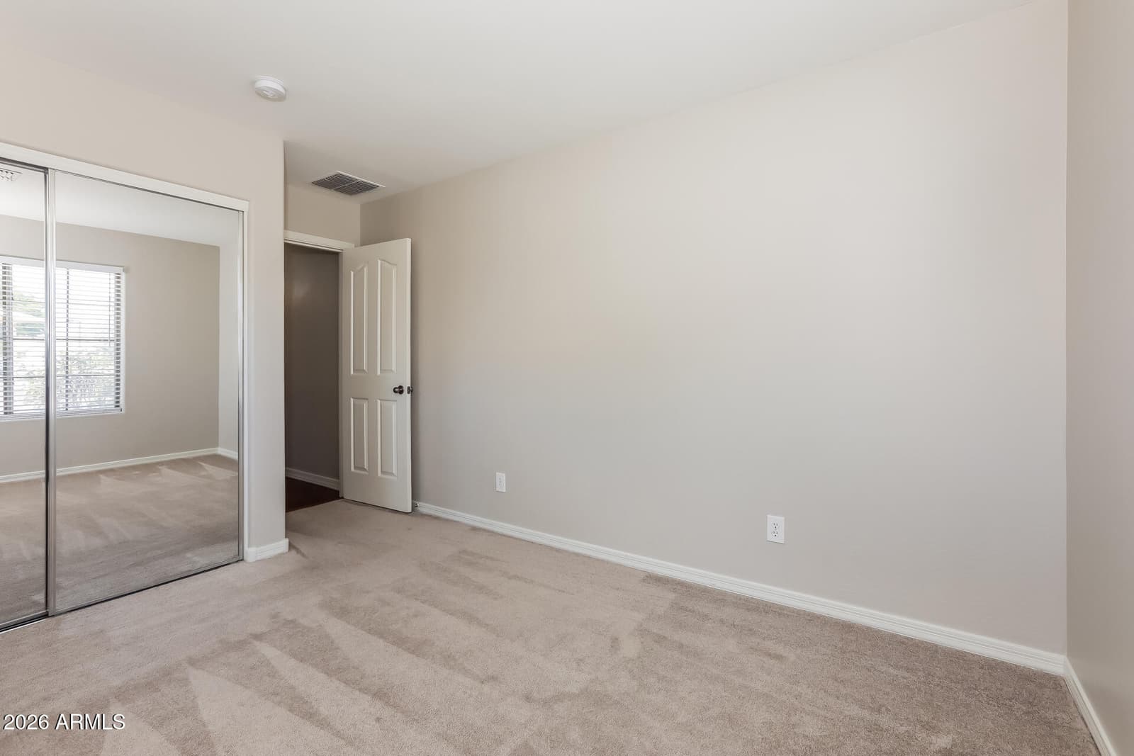 1069 W DESERT HILLS Drive, San Tan Valley, AZ 85143 — photo 17 of 21