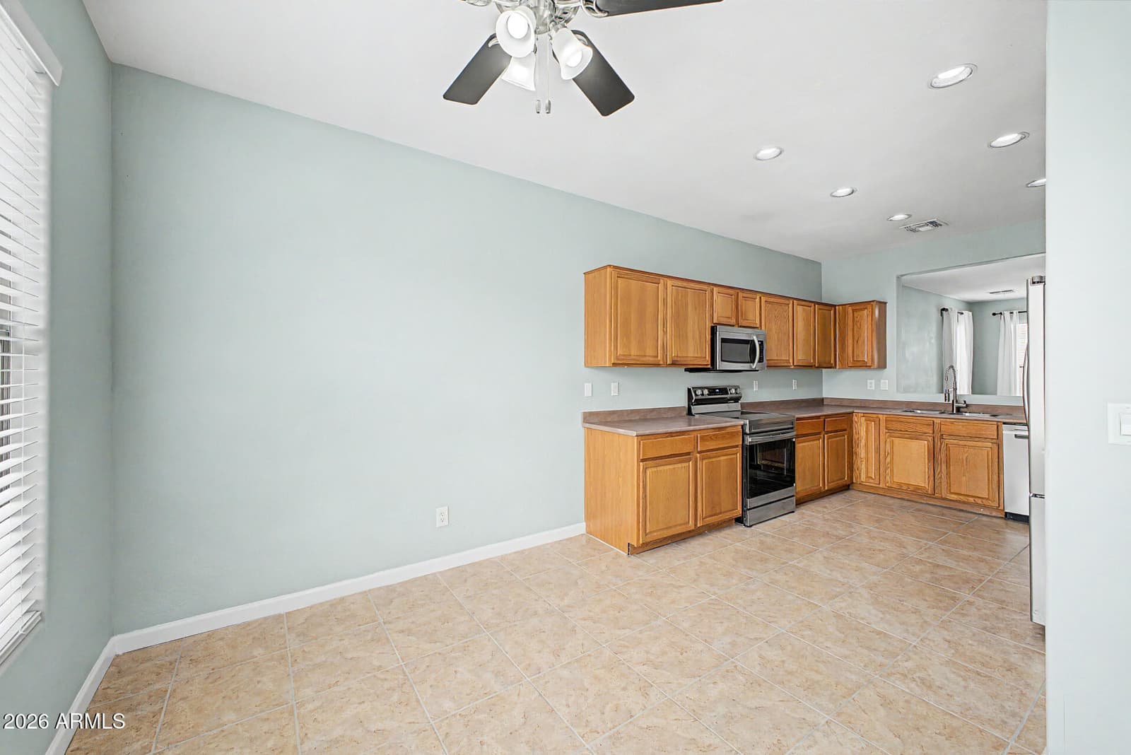 11780 W HOPI Street, Avondale, AZ 85323 — photo 8 of 48