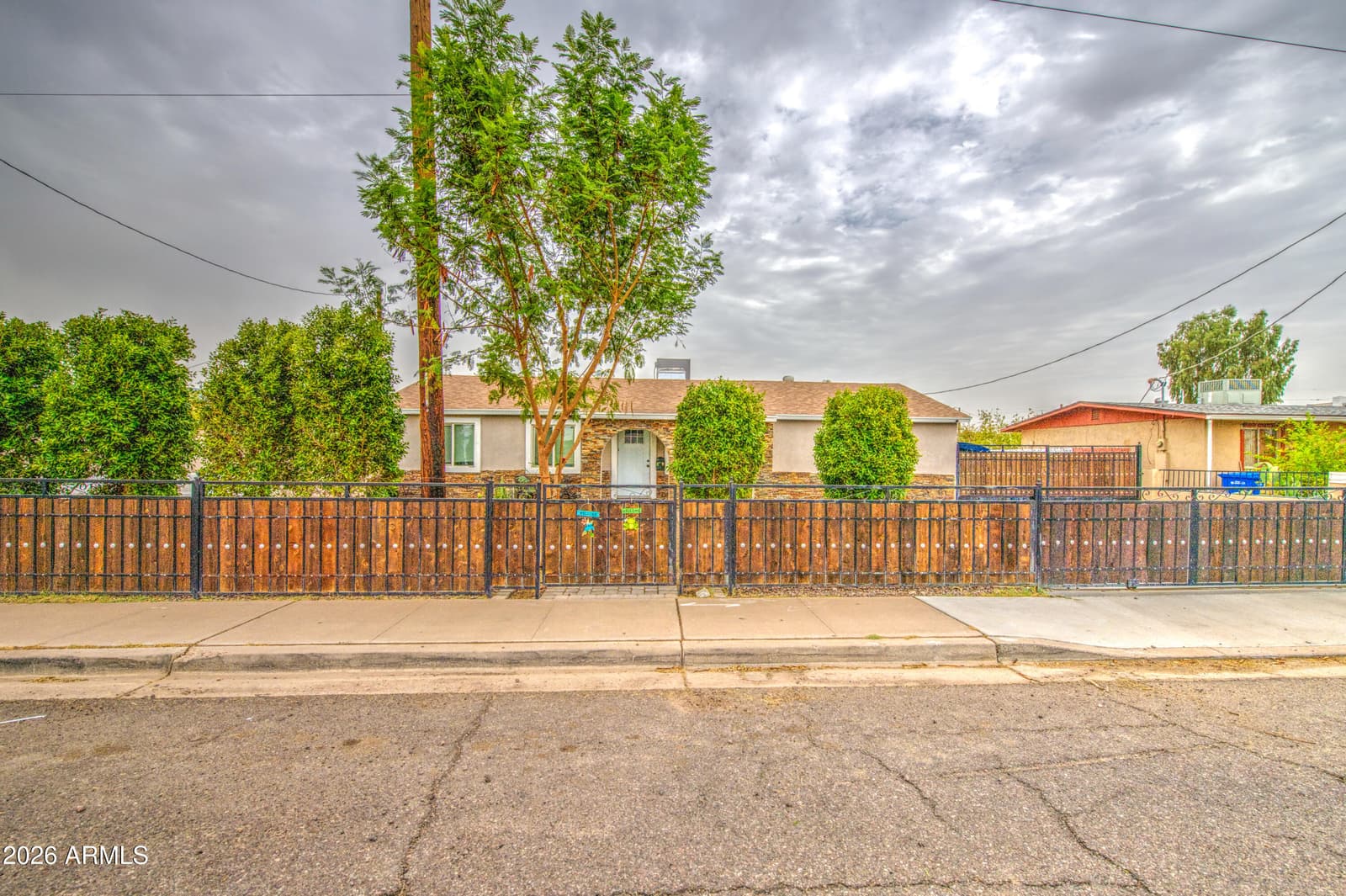 1514 E SHERIDAN Street, Phoenix, AZ 85006 — photo 4 of 37