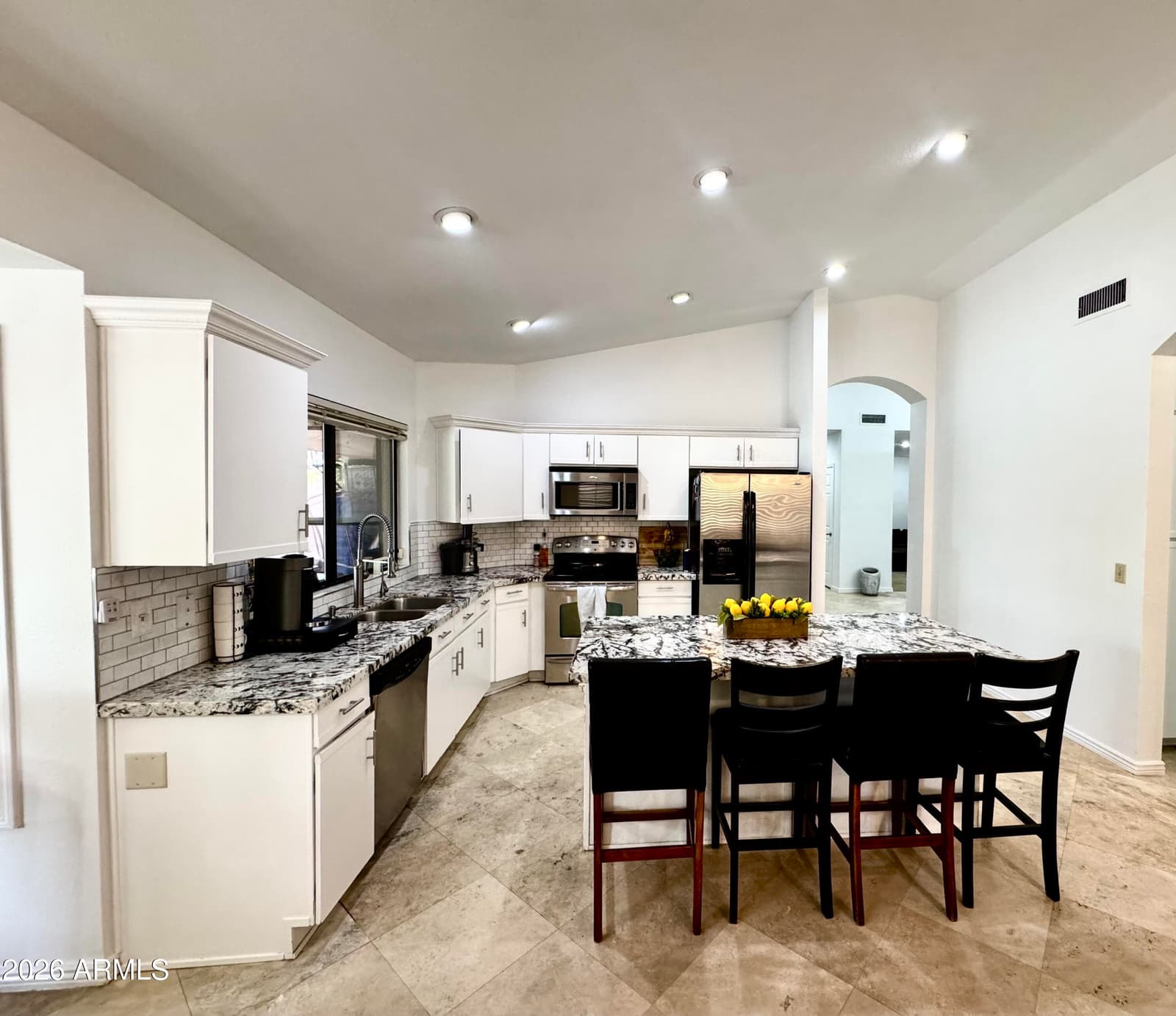 1502 W ANTIQUA Drive, Gilbert, AZ 85233 — photo 4 of 33