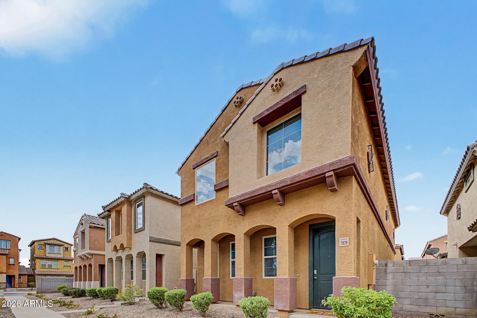 7829 W PIKE Place, Phoenix, AZ 85035 — photo 2 of 34