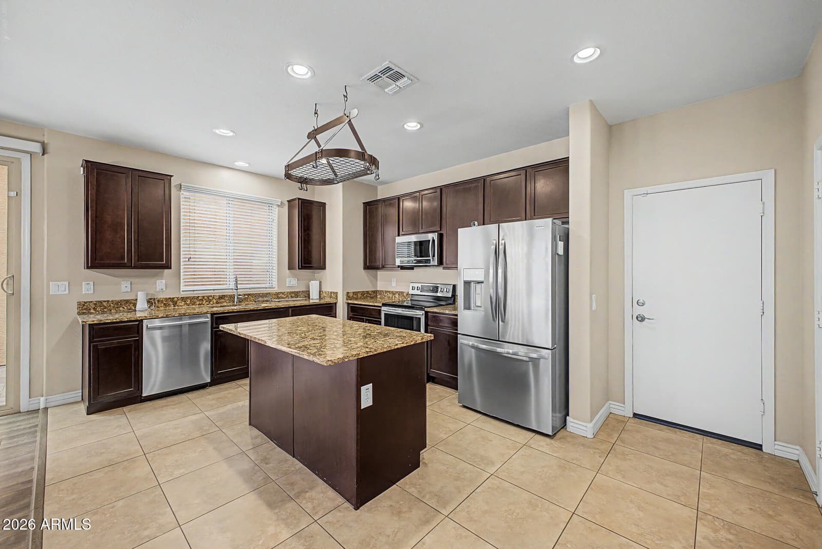 7829 W PIKE Place, Phoenix, AZ 85035 — photo 8 of 34