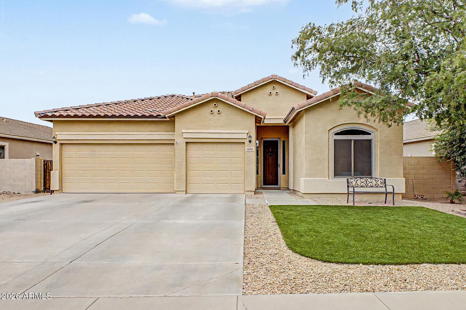 1046 W AYRSHIRE Trail, San Tan Valley, AZ 85143 — photo 2 of 33