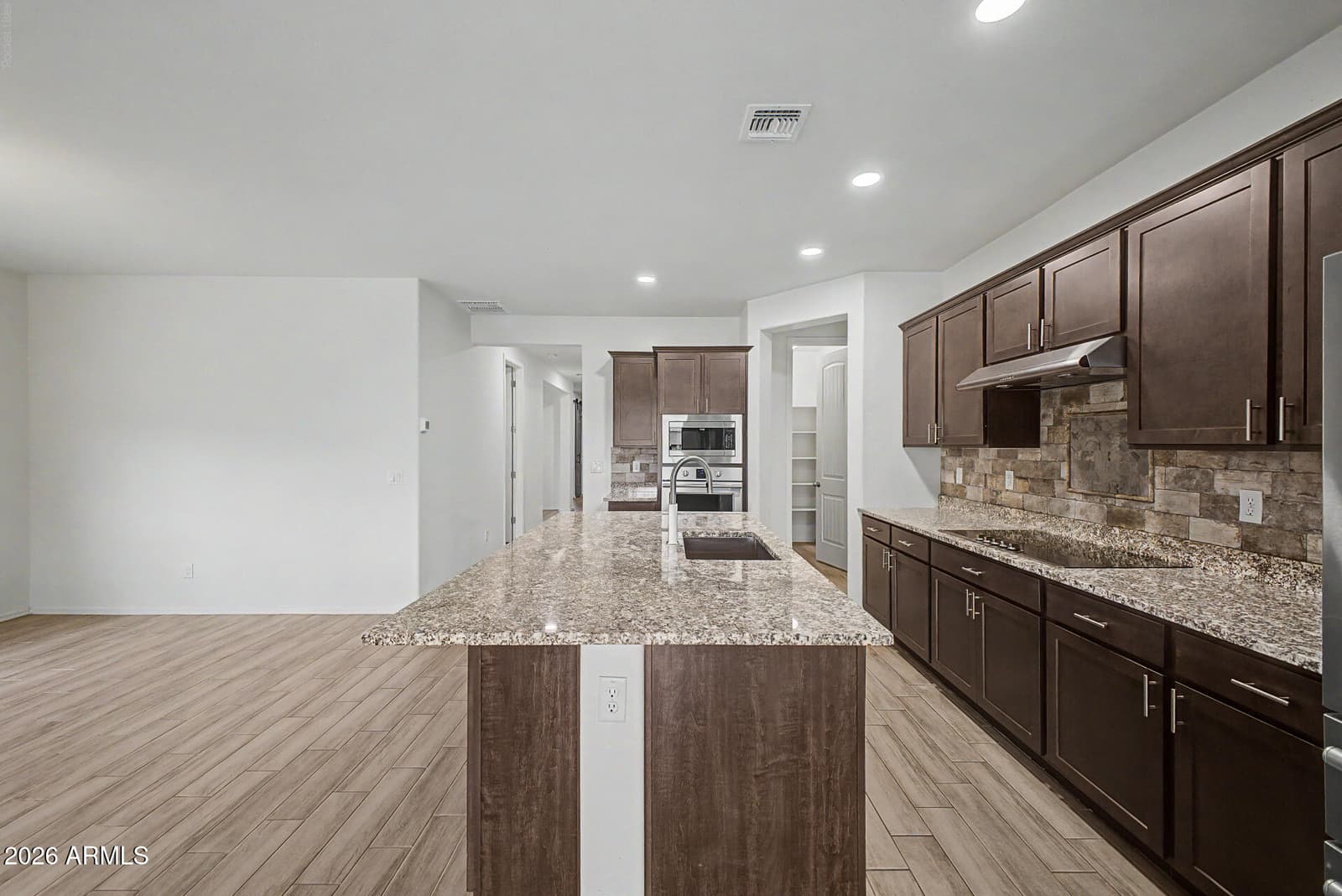 18465 W FOOTHILL Drive, Surprise, AZ 85387 — photo 10 of 40