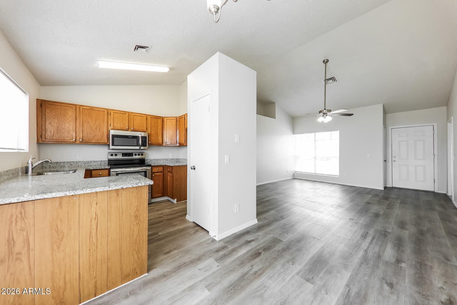 8538 W COLUMBINE Drive, Peoria, AZ 85381 — photo 10 of 26