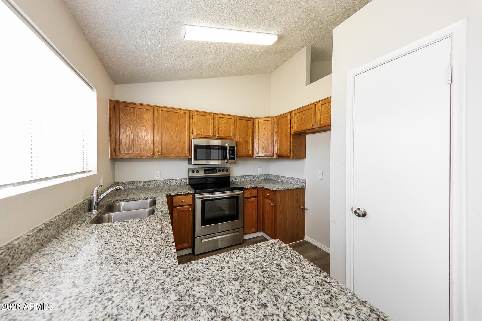 8538 W COLUMBINE Drive, Peoria, AZ 85381 — photo 12 of 26