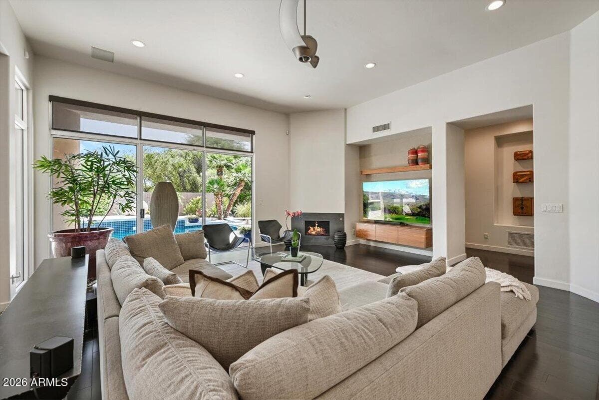 7124 E FOOTHILL Drive, Paradise Valley, AZ 85253 — photo 11 of 40