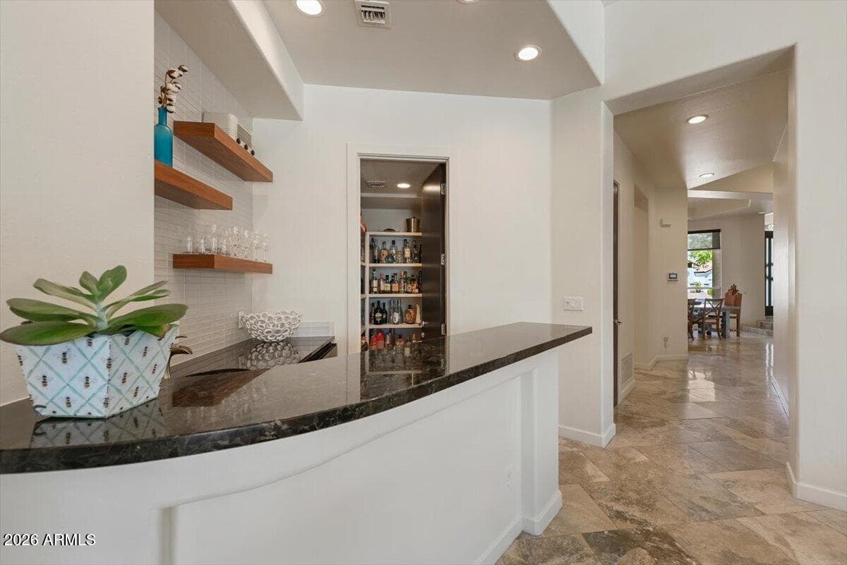 7124 E FOOTHILL Drive, Paradise Valley, AZ 85253 — photo 12 of 40
