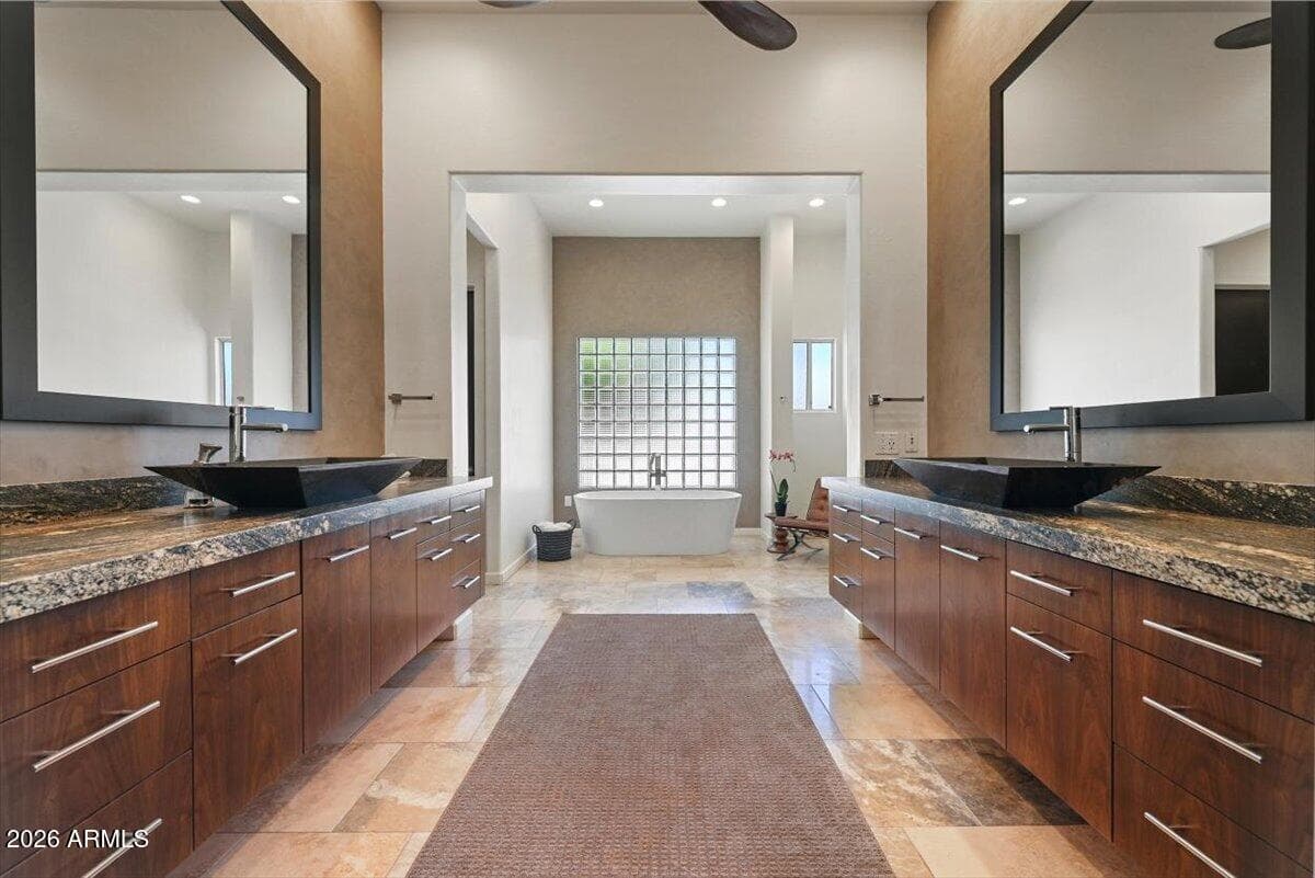 7124 E FOOTHILL Drive, Paradise Valley, AZ 85253 — photo 15 of 40