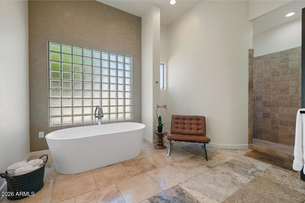 7124 E FOOTHILL Drive, Paradise Valley, AZ 85253 — photo 16 of 40