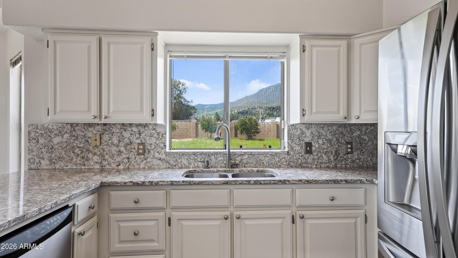 7137 S Pinon Drive, Hereford, AZ 85615 — photo 13 of 44