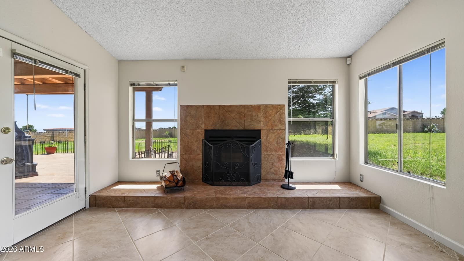 7137 S Pinon Drive, Hereford, AZ 85615 — photo 8 of 44