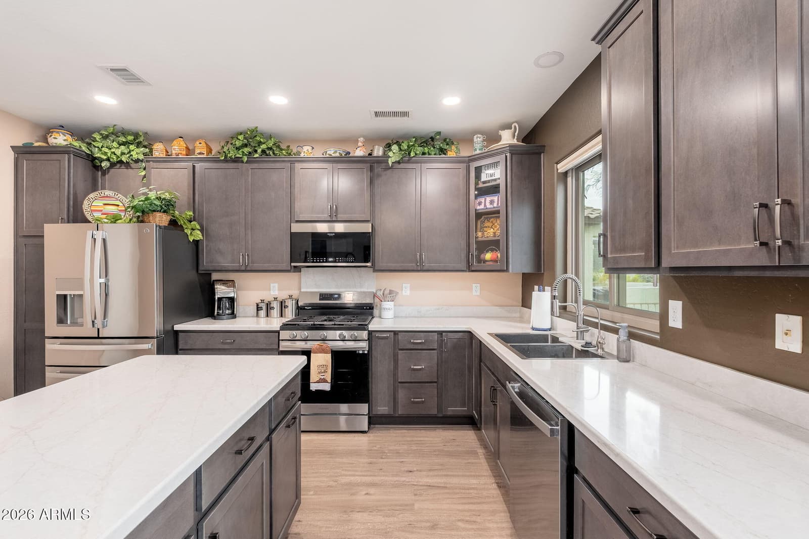 20680 N SHADOW MOUNTAIN Drive, Surprise, AZ 85374 — photo 4 of 57
